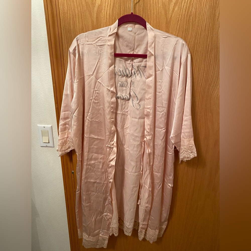 Nwt! Lauren Lash XXL/ XXL light pink mother of the groom satin robe